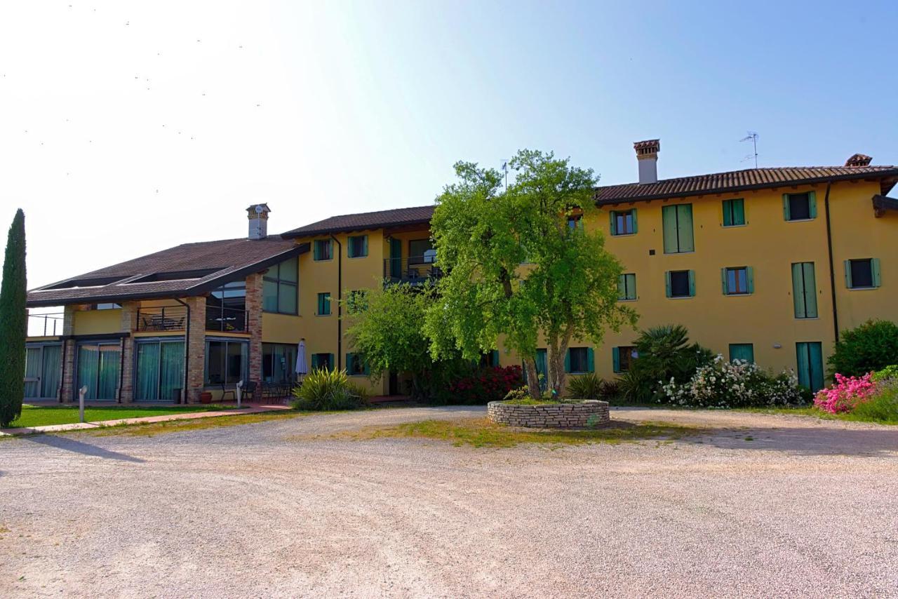 Il Milione Country Hotel Palazzolo dello Stella Bagian luar foto